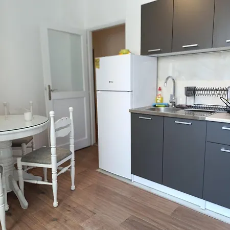 Eli's Apartment *